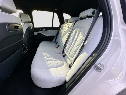 New 2026 BMW X5 xDrive40i w/ Climate Comfort Package AWD/4WD image 19