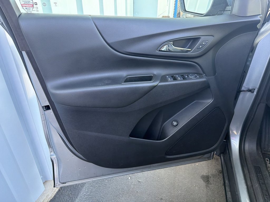 Used 2024 Chevrolet Equinox LT FWD image 22