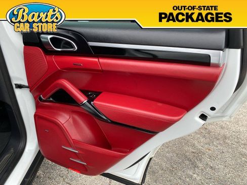 Used 2017 Porsche Cayenne Platinum Edition image 9