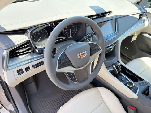 New 2026 Cadillac XT5 Premium Luxury AWD/4WD image 3