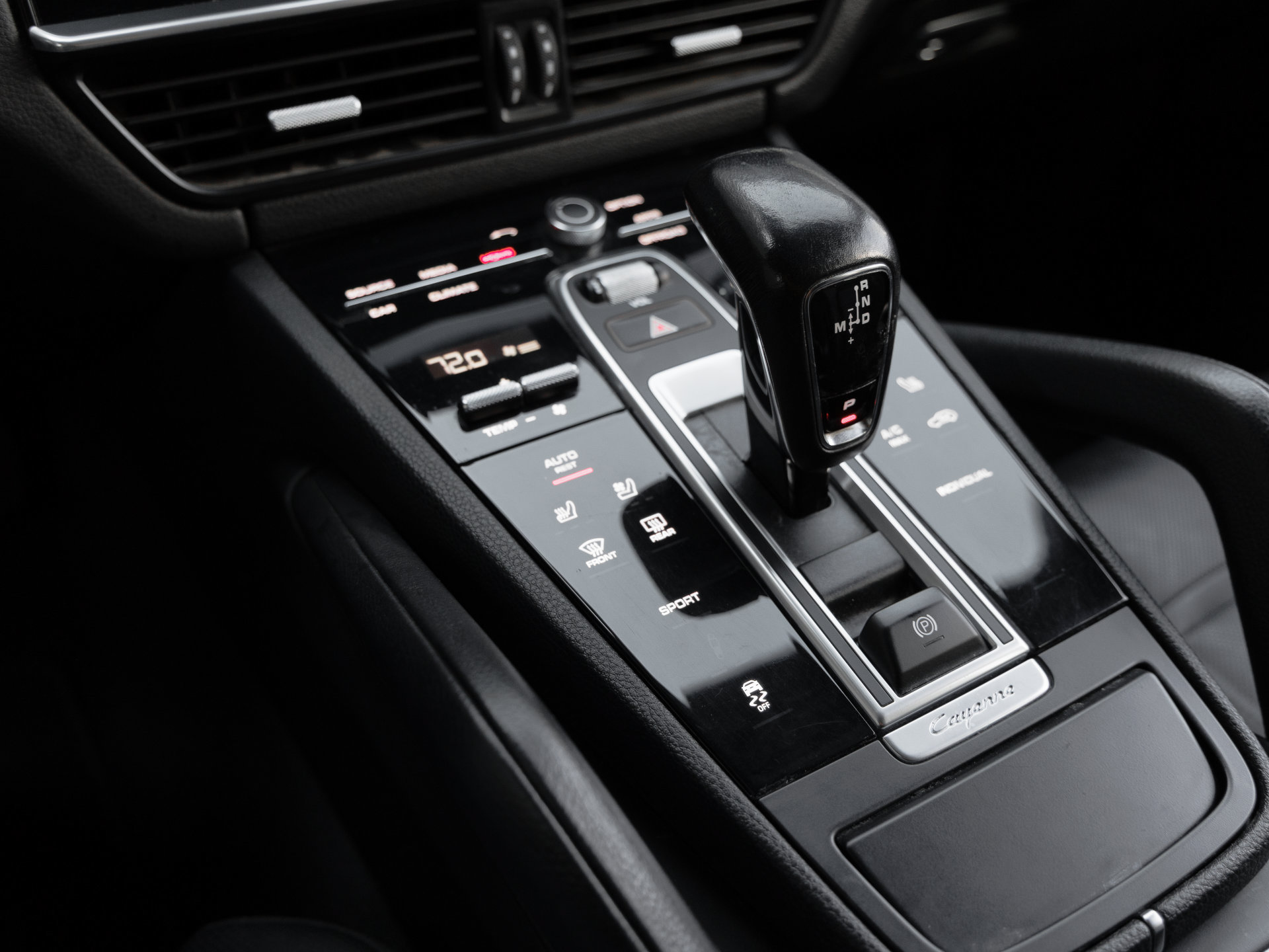Certified 2023 Porsche Cayenne Platinum Edition AWD/4WD image 25
