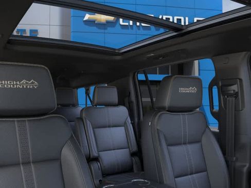 New 2026 Chevrolet Suburban High Country w/ Sun And Tow Package AWD/4WD image 24
