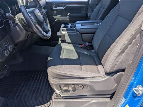 Used 2023 Chevrolet Silverado 1500 LT AWD/4WD image 14