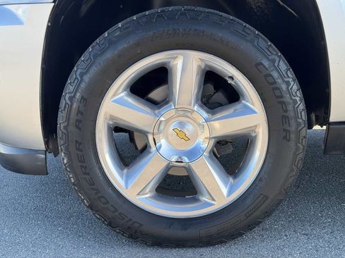 Used 2013 Chevrolet Suburban LTZ image 17