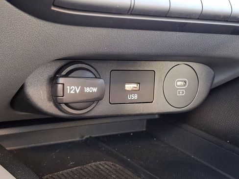 Certified 2025 Hyundai Elantra Sport image 23