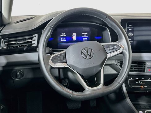 Used 2025 Volkswagen Jetta SE FWD image 17