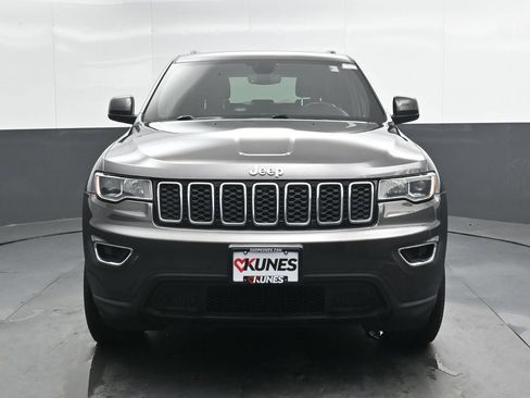 Used 2020 Jeep Grand Cherokee Laredo w/ 18" Wheel & 8.4" Radio Group AWD/4WD image 6