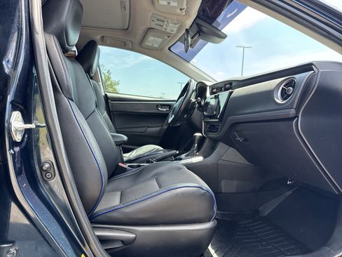 Used 2019 Toyota Corolla SE w/ SE Premium Package FWD image 30