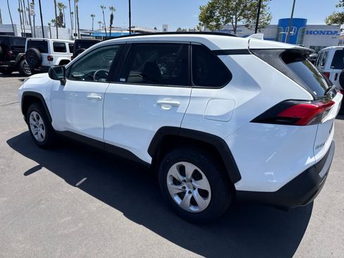 Used 2020 Toyota RAV4 LE FWD image 22
