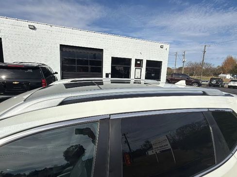 Used 2017 Nissan Rogue SL w/ SL Premium Package image 12