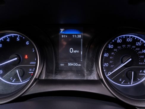 Used 2021 Toyota Camry SE FWD image 20