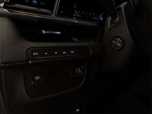 Certified 2024 Cadillac Escalade Premium Luxury image 22