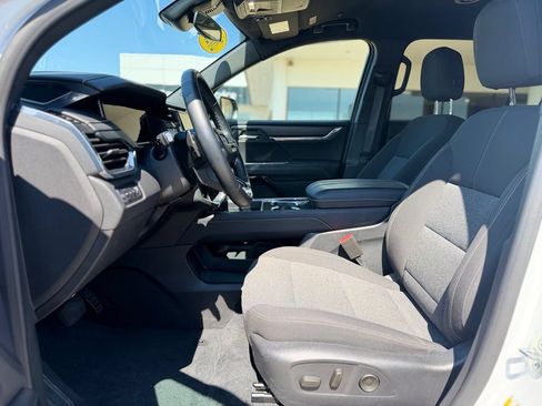 Used 2025 GMC Acadia Elevation AWD/4WD image 8