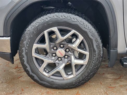 Used 2023 GMC Sierra 1500 SLT image 10