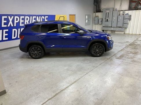 Used 2022 Volkswagen Taos S image 8