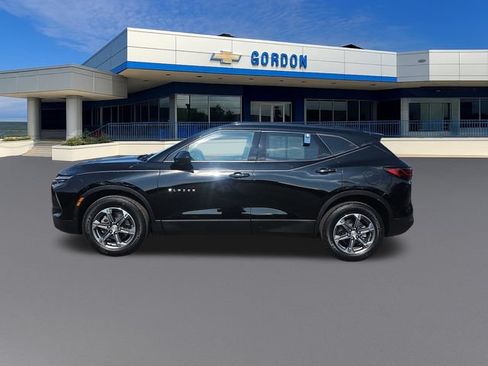Used 2023 Chevrolet Blazer LT w/ Convenience Package FWD image 2