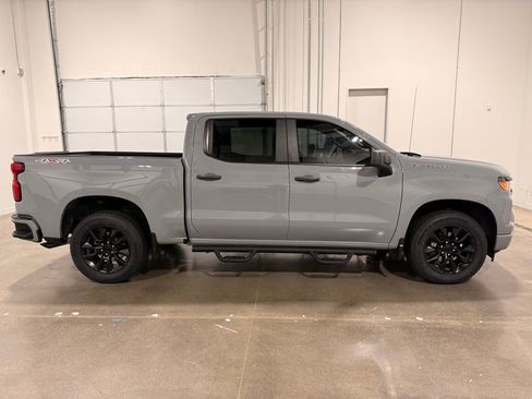 Used 2024 Chevrolet Silverado 1500 Custom image 4