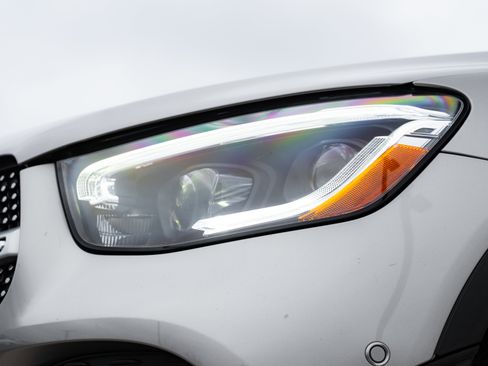 Used 2020 Mercedes-Benz GLC 300 4MATIC image 34