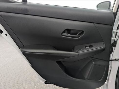 Used 2025 Nissan Sentra SV FWD image 16