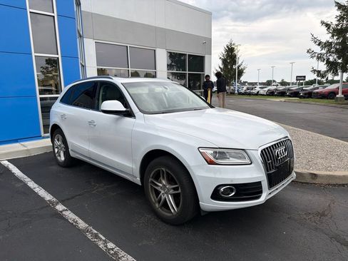 Used 2017 Audi Q5 2.0T Premium Plus w/ Technology Package AWD/4WD image 3