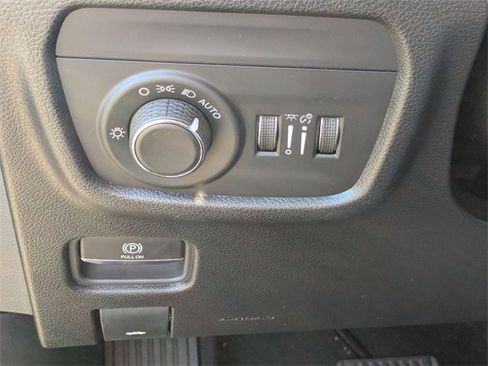 New 2025 Jeep Grand Cherokee L Altitude image 14