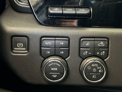 Used 2022 Chevrolet Silverado 1500 ZR2 w/ Technology Package AWD/4WD image 36