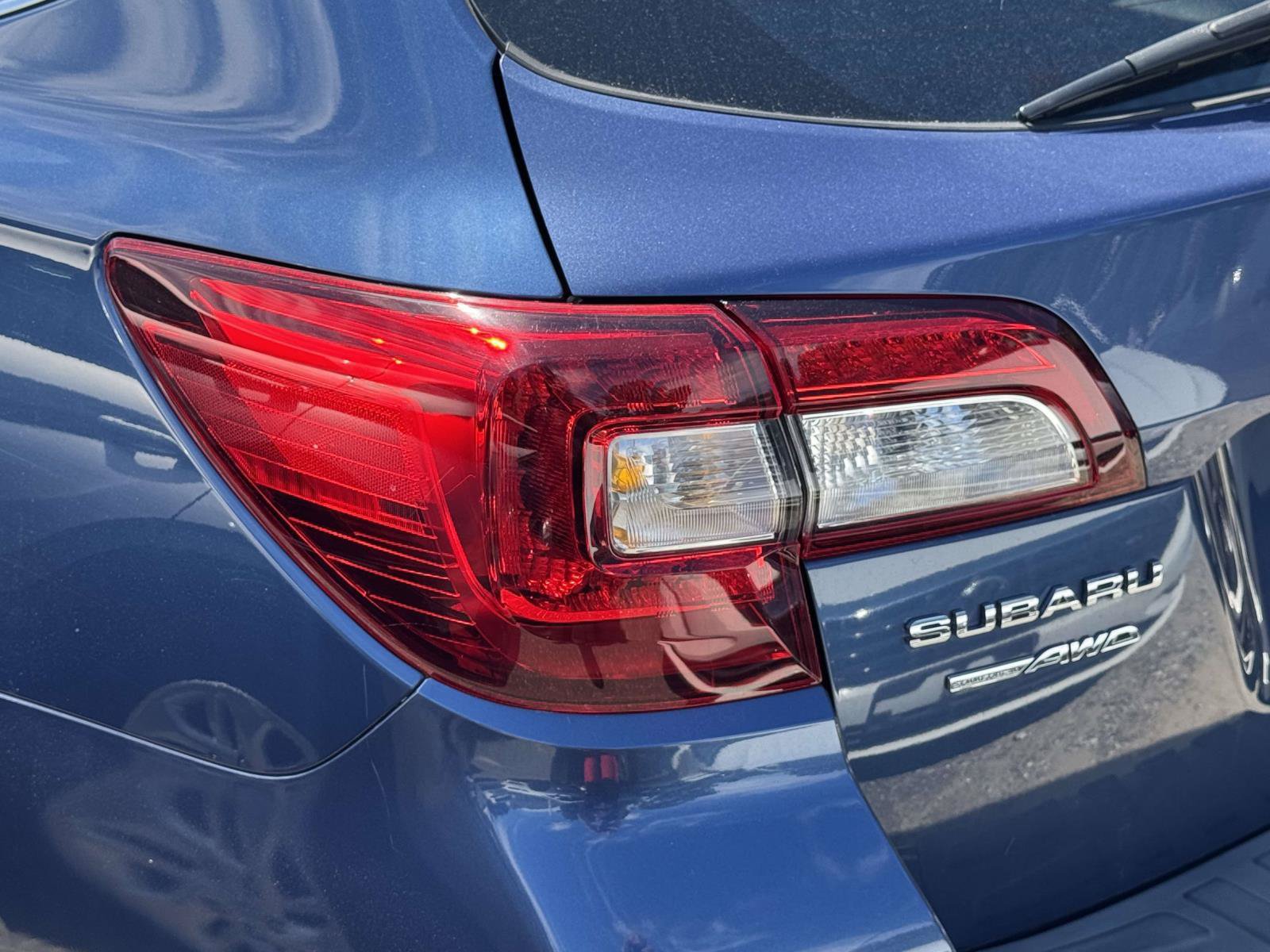 Used 2019 Subaru Outback 2.5i AWD/4WD image 7
