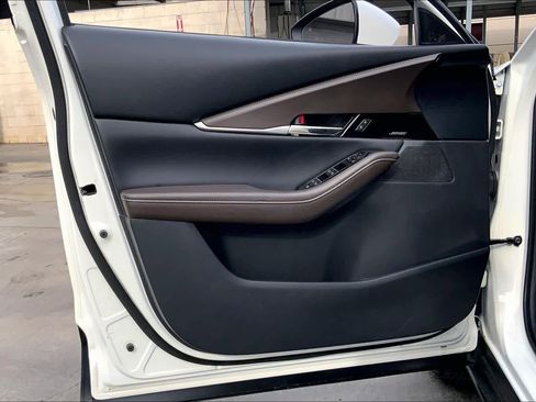 Used 2022 MAZDA CX-30 AWD 2.5 S w/ Premium Package image 21