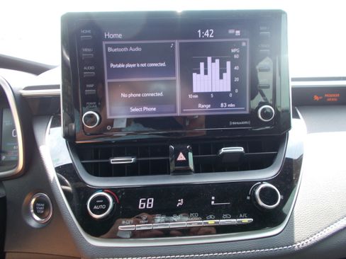 Used 2022 Toyota Corolla SE image 16