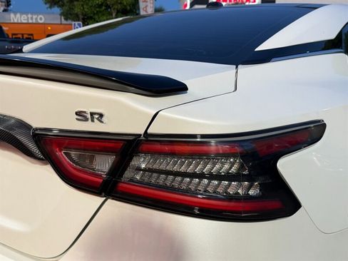 Used 2019 Nissan Maxima SR w/ Premium Package FWD image 16