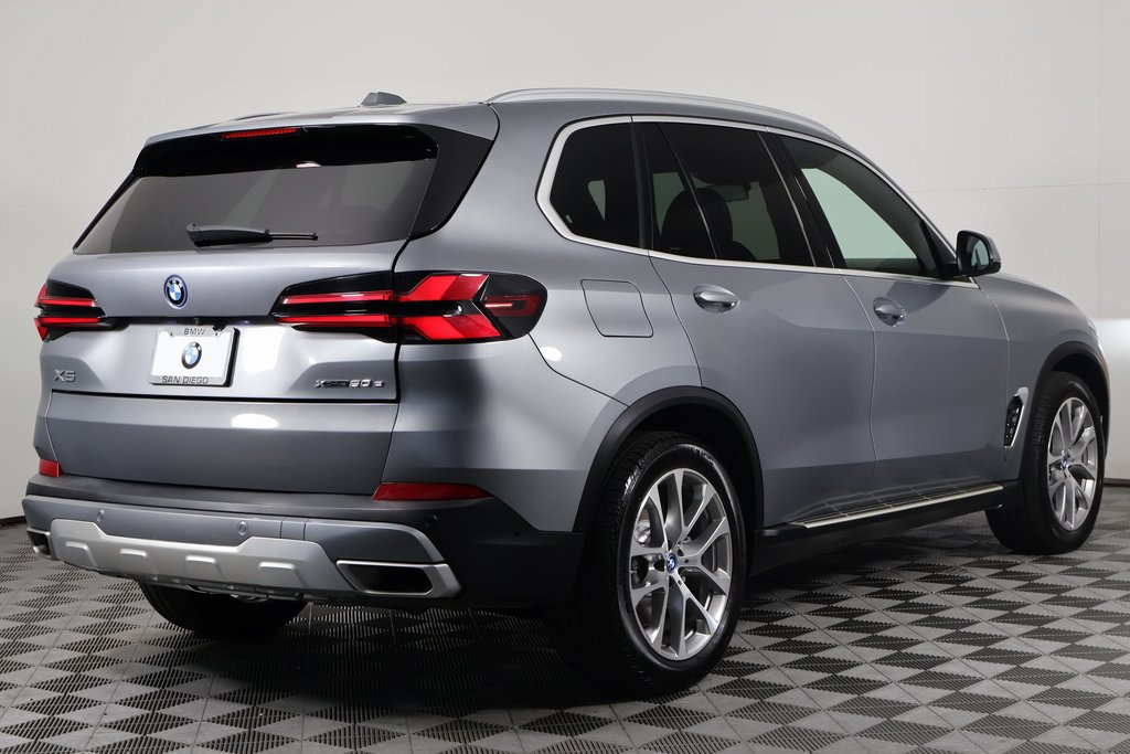 Certified 2024 BMW X5 xDrive50e w/ Parking Assistance Package AWD/4WD image 4