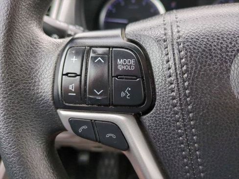 Certified 2019 Toyota Highlander LE FWD image 23