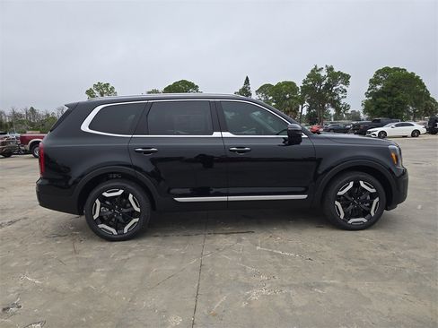 New 2025 Kia Telluride S image 9