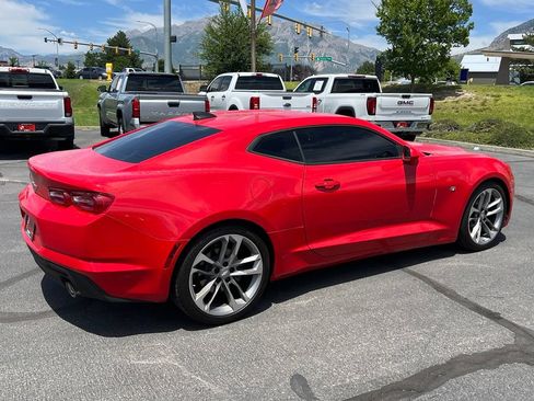 Used 2022 Chevrolet Camaro LT RWD image 8
