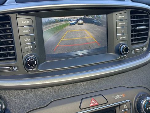 Used 2020 Kia Sorento EX image 13
