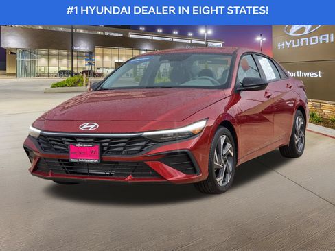 Used 2025 Hyundai Elantra Sport FWD image 2