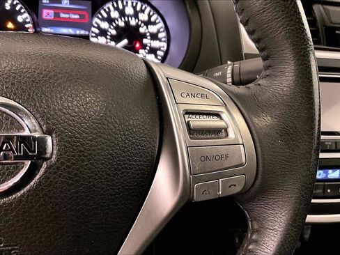 Used 2016 Nissan Altima 2.5 SV image 18