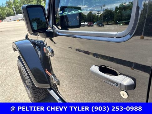 Used 2023 Jeep Gladiator Mojave w/ LED Lighting Group AWD/4WD image 10