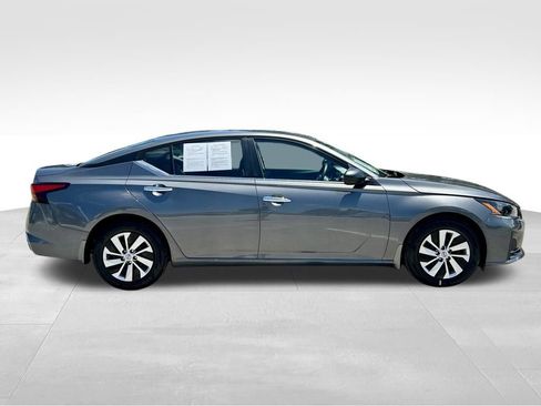 Certified 2025 Nissan Altima 2.5 S FWD image 5