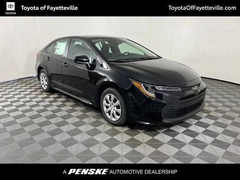 Used 2026 Toyota Corolla LE FWD image 6