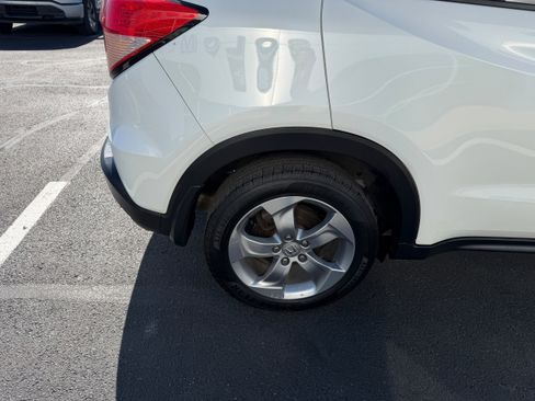 Used 2017 Honda HR-V EX image 13
