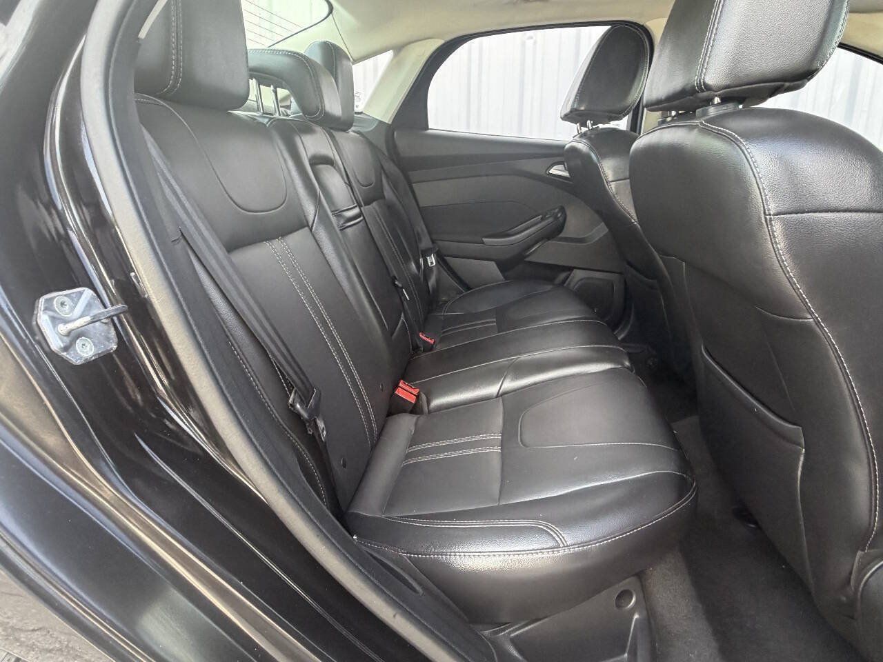Used 2012 Ford Focus Titanium FWD image 18