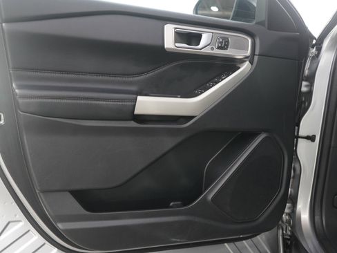 Used 2021 Ford Explorer Limited w/ Equipment Group 301A image 22