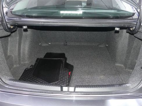 Used 2017 Volkswagen Jetta S image 9