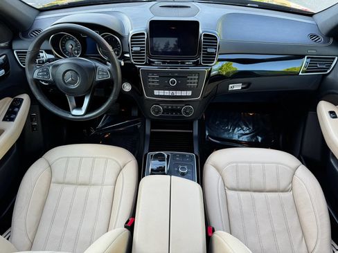 Used 2019 Mercedes-Benz GLS 450 4MATIC image 22