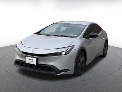 Used 2025 Toyota Prius LE image 7