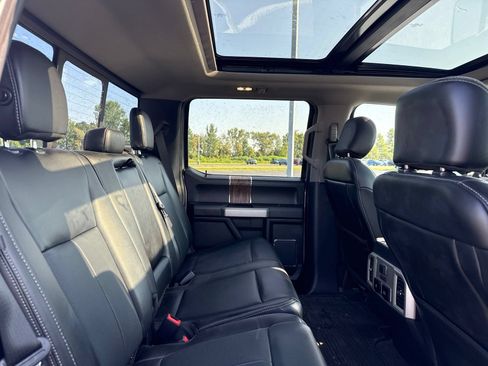 Used 2019 Ford F150 Lariat w/ Equipment Group 502A Luxury AWD/4WD image 16