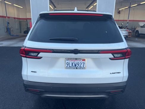 Used 2024 Toyota Grand Highlander Limited image 6