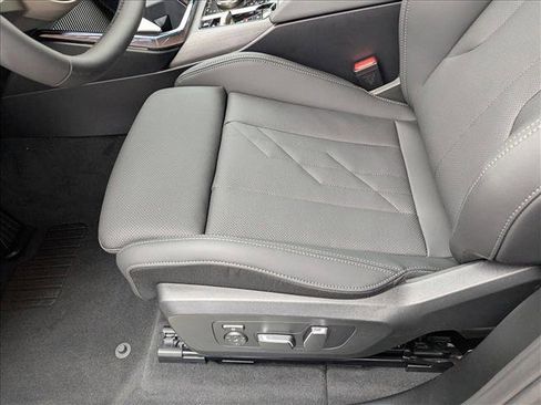 Used 2025 BMW X3 xDrive30i w/ Premium Package image 4