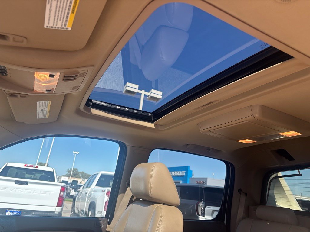 Used 2013 Chevrolet Avalanche LTZ AWD/4WD image 33